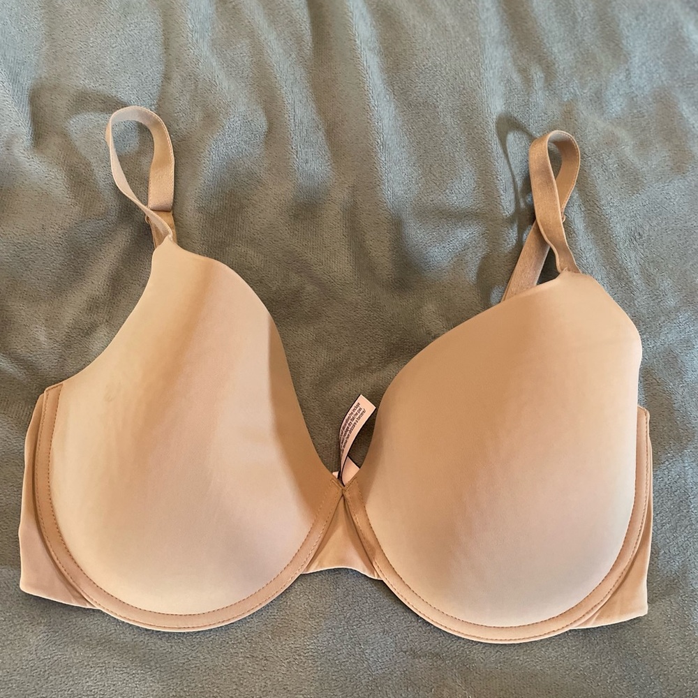 Victoria’s Secret uplift semi semi / t shirt bra